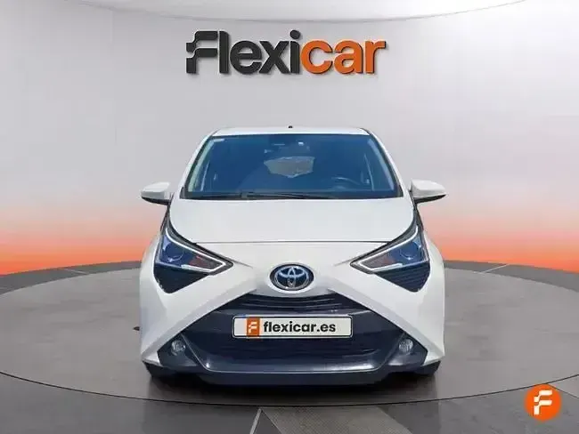 Usado Toyota Aygo X-play 72 CV (52 kW) 2018 Blanco Utilitario