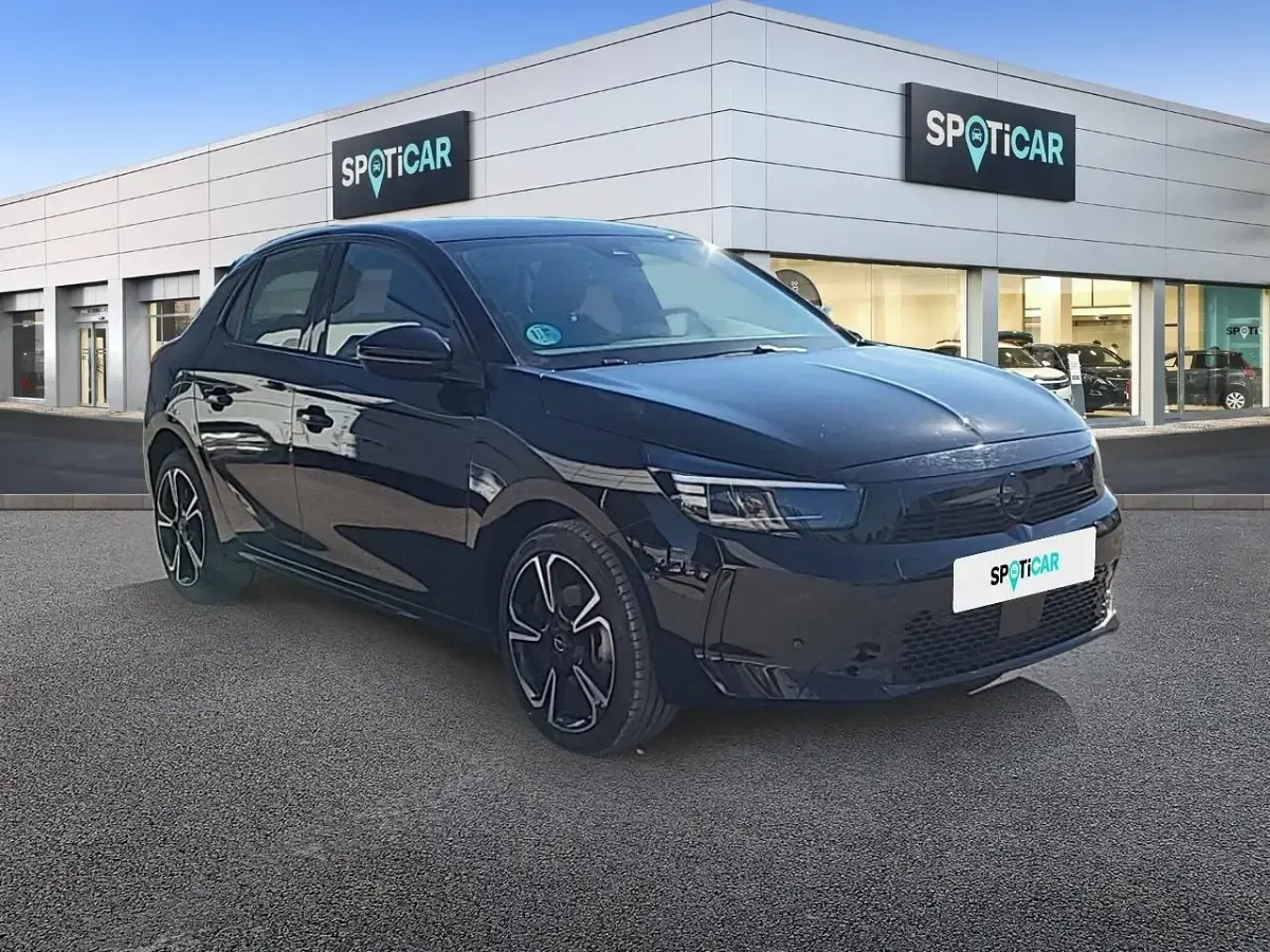 Usado Opel Corsa 111 CV (81 kW) 2025 Negro Utilitario