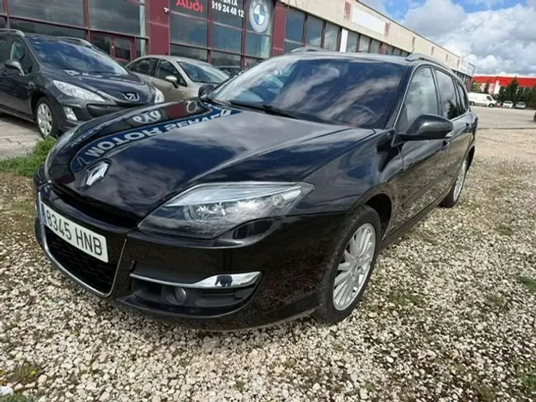 Käytetty Renault Laguna III GT 150 HP (110 kW) 2012 Musta Farmari