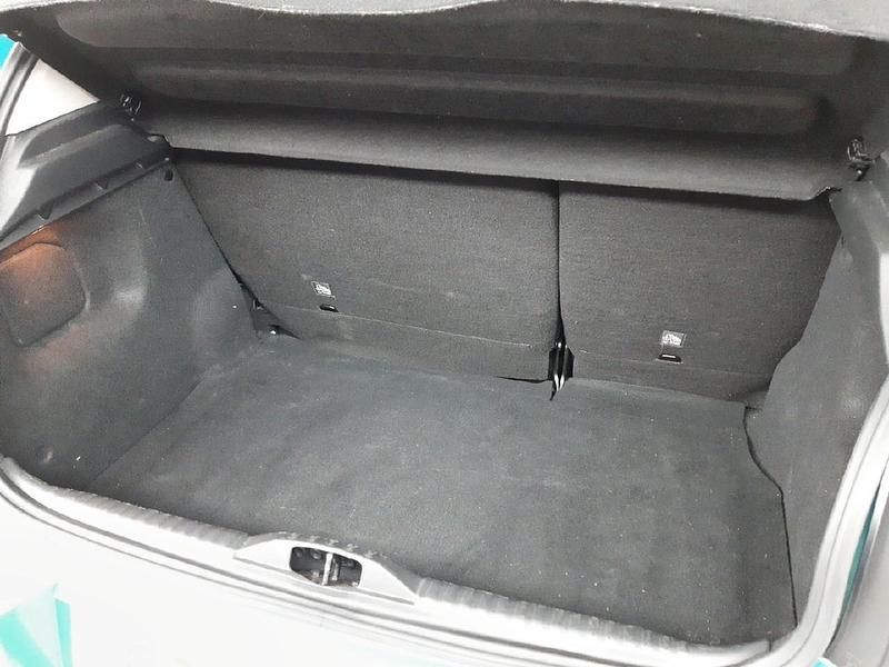 Usado Citroën C3 Feel 102 CV (75 kW) 2021 Verde Utilitario