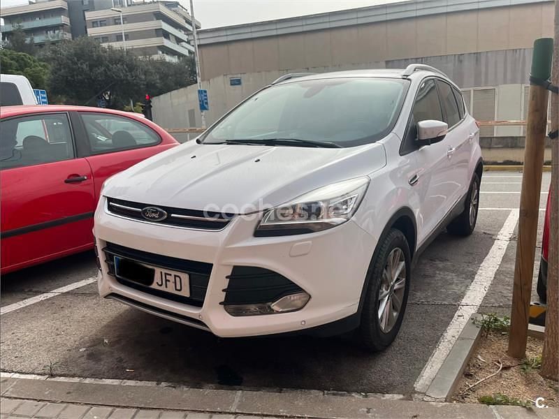 Usado Ford Kuga Titanium 150 CV (110 kW) 2015 Blanco SUV