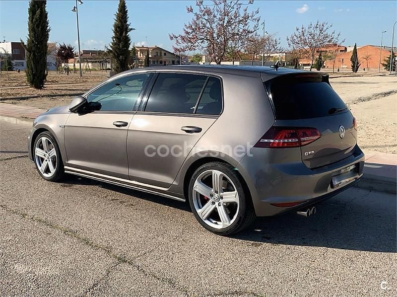 Usado VW Golf VII GTD 184 CV (135 kW) 2015 Gris / plata Berlina
