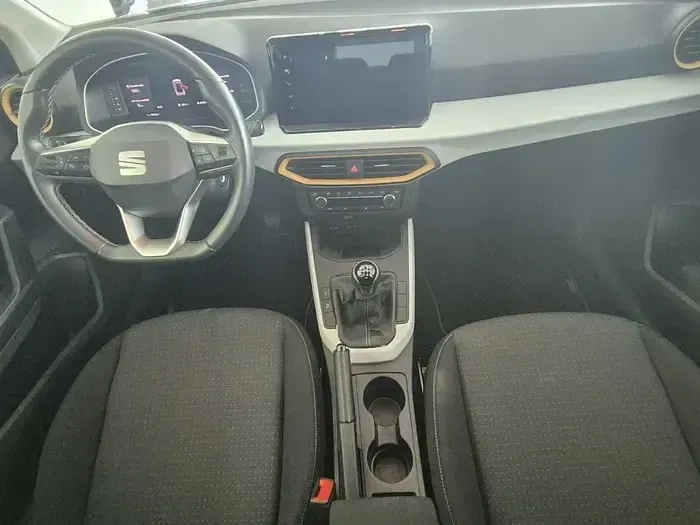 Usado Seat Arona Style 110 CV (80 kW) 2024 Azul SUV