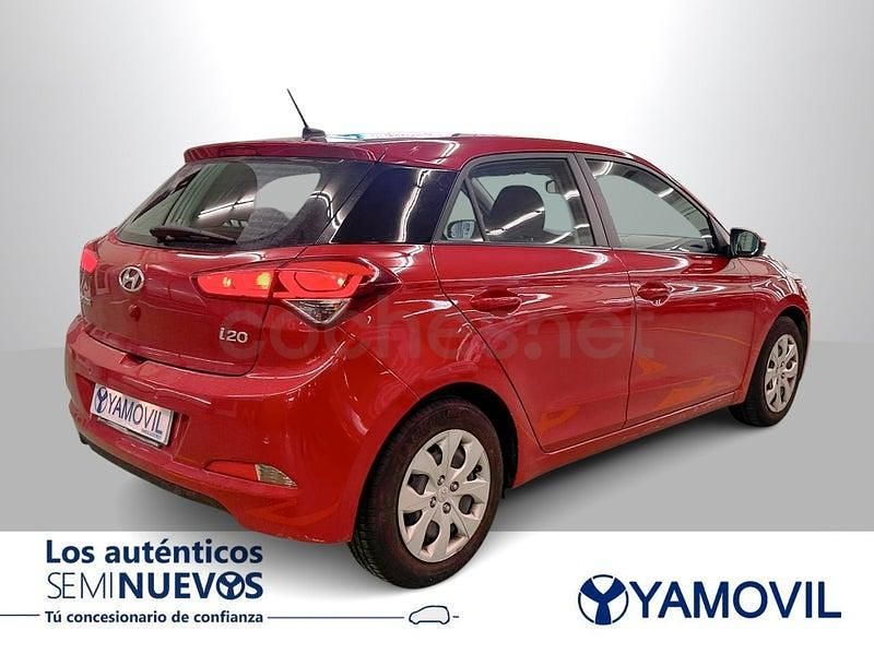 Usado Hyundai i20 84 CV (61 kW) 2017 Rojo Berlina