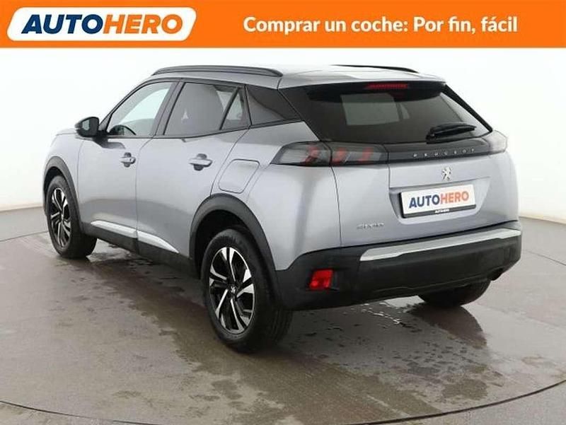 Usado Peugeot 2008 Allure 101 CV (74 kW) 2023 Gris SUV