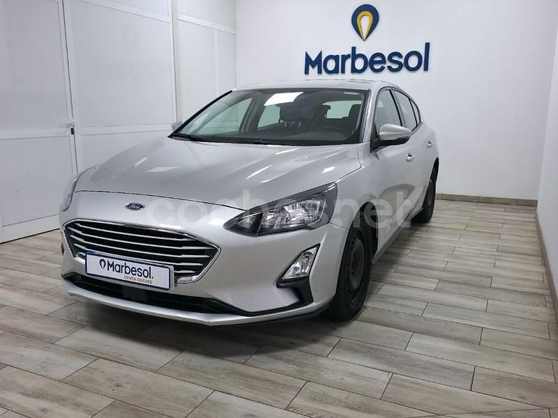 Usado Ford Focus Trend 100 CV (73 kW) 2021 Gris / plata Berlina