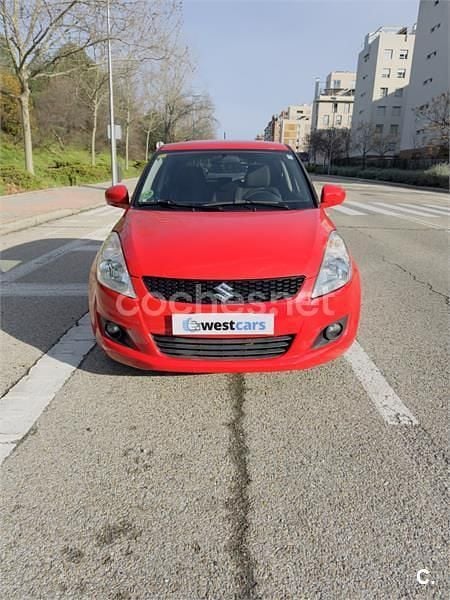 Usado Suzuki Swift GLX 95 CV (69 kW) 2012 Rojo Utilitario