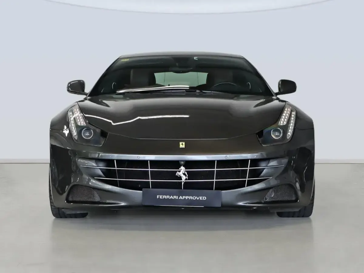 Usado Ferrari FF 659 CV (484 kW) 2015 Gris Familiar
