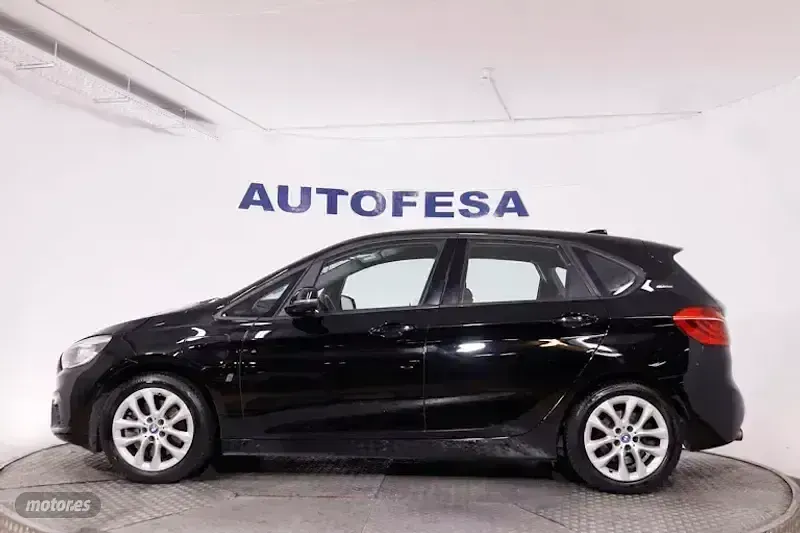 Usado BMW 225 Active Tourer iPerformance 224 CV (164 kW) 2017 Negro Monovolumen