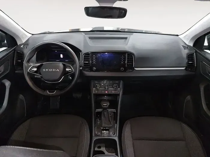 Usado Skoda Karoq Selection 150 CV (110 kW) 2025 Gris SUV