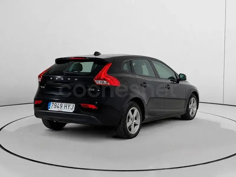 Usado Volvo V40 Kinetic 115 CV (84 kW) 2014 Negro Berlina