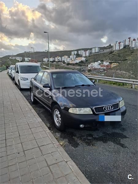 Usado Audi A4 90 CV (66 kW) 2000 Negro Berlina