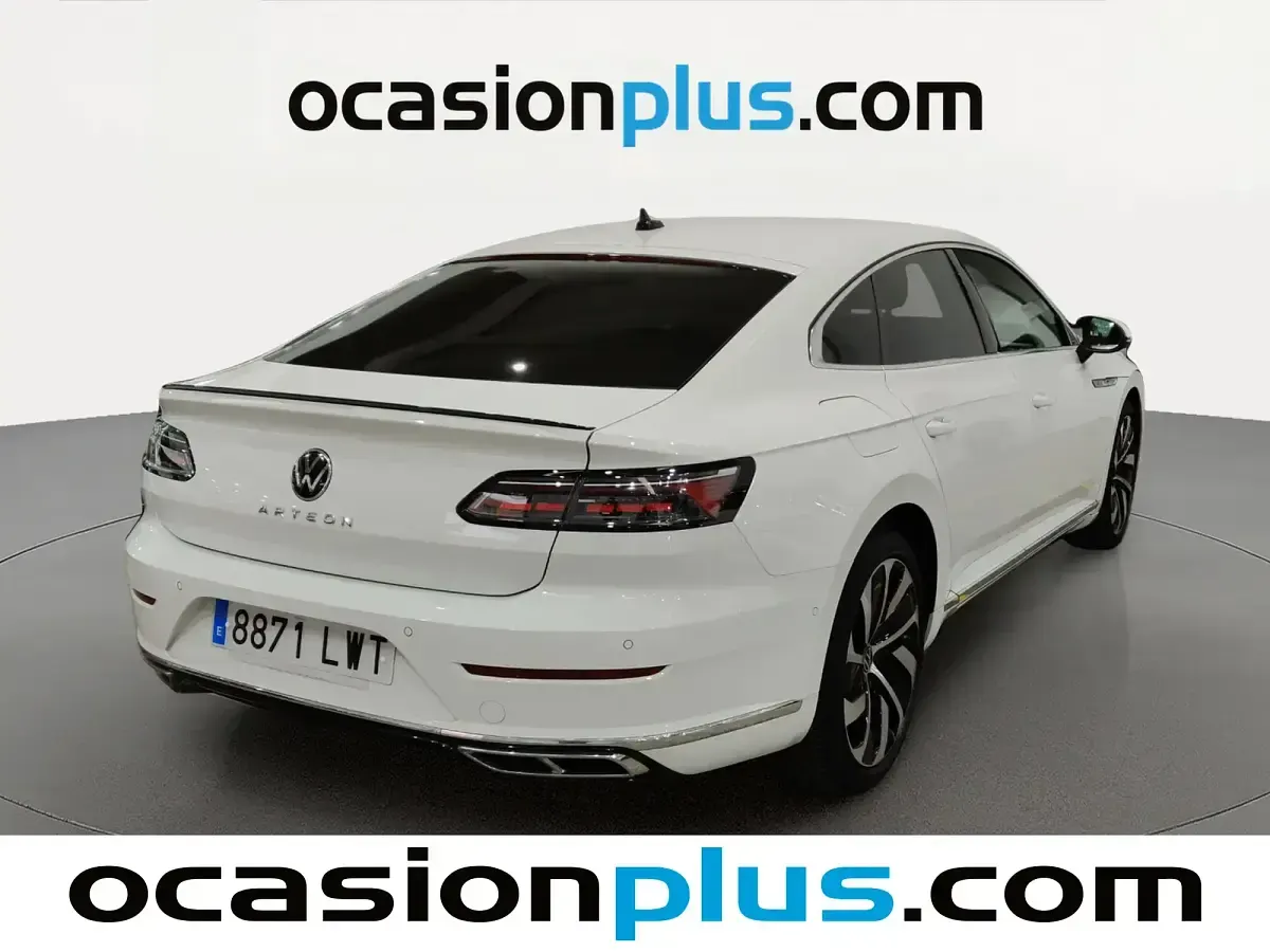 Käytetty VW Arteon R-line 150 HP (110 kW) 2022 Valkoinen Sedan