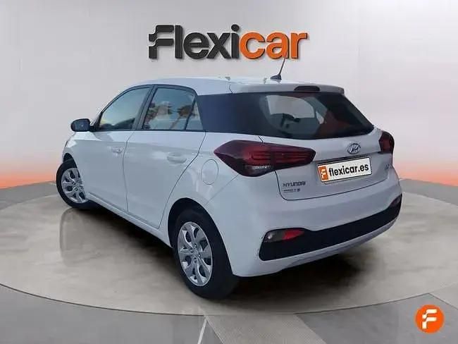 Begagnad Hyundai i20 75 HK (55 kW) 2018 Vit
