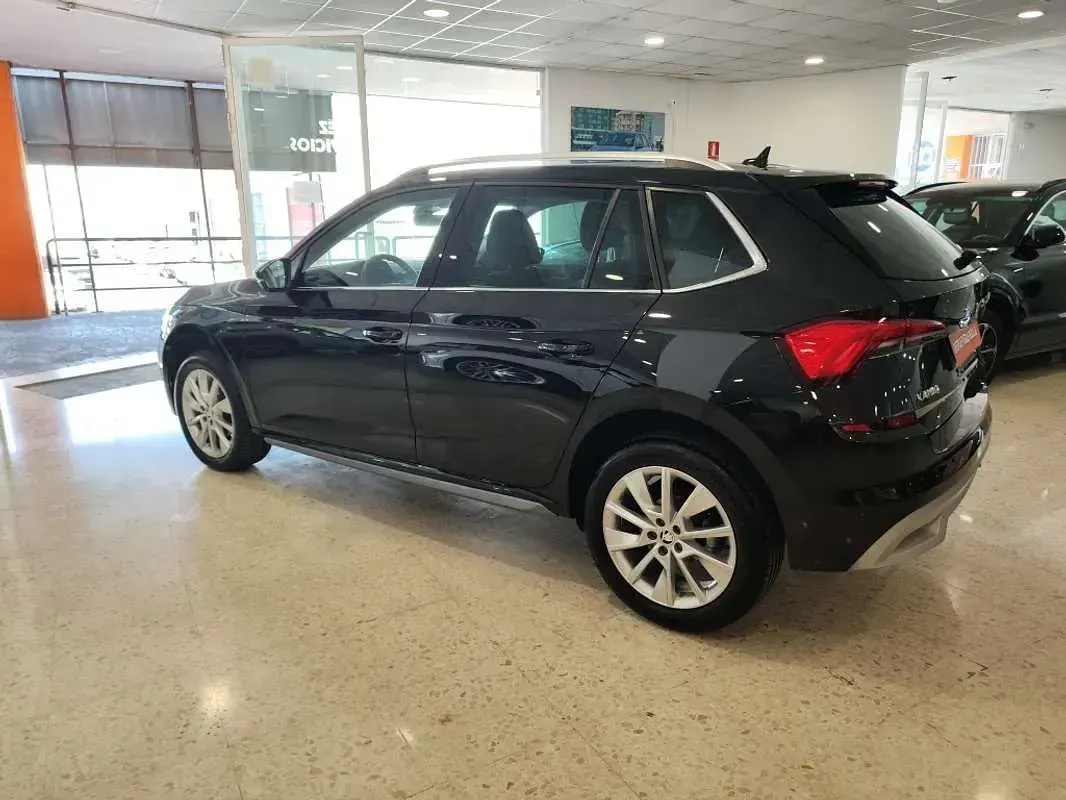Usado Skoda Kamiq Style 150 CV (110 kW) 2023 Negro SUV