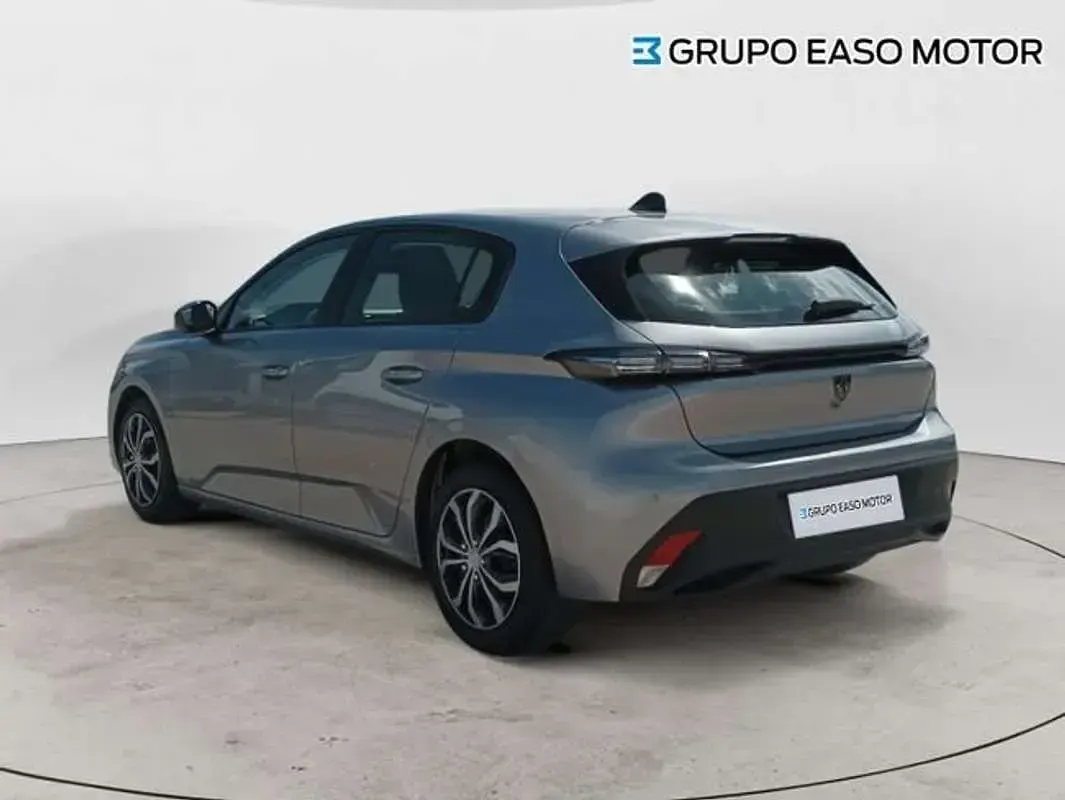Usado Peugeot 308 Active 110 CV (80 kW) 2022 Plateado Utilitario