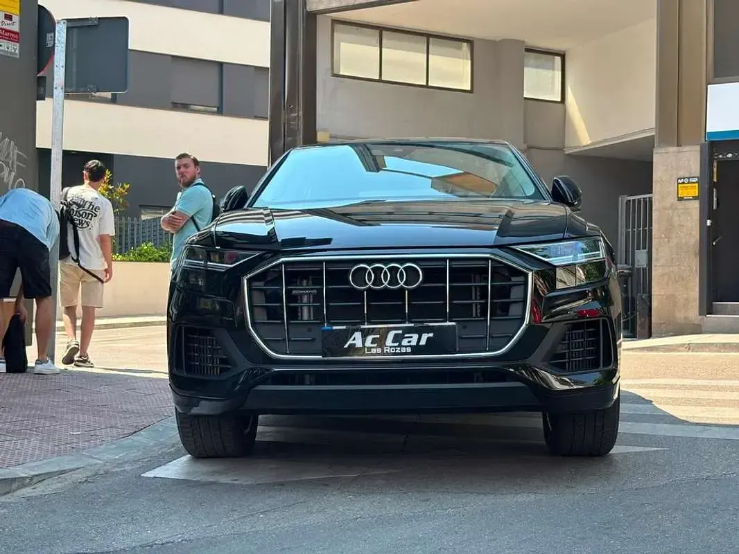 Usado Audi Q8 381 CV (280 kW) 2023 Negro SUV