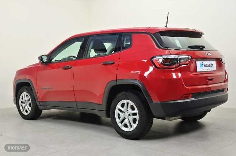 Usado Jeep Compass Sport 120 CV (88 kW) 2020 Rojo SUV