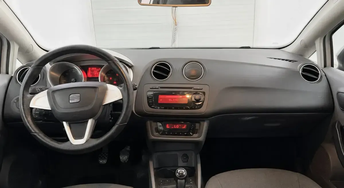 Usado Seat Ibiza Style 90 CV (66 kW) 2009 Blanco