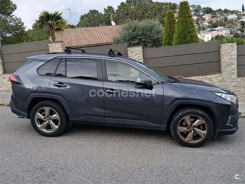 Usado Toyota RAV4 Hybrid Advance 218 CV (160 kW) 2021 Gris / plata SUV
