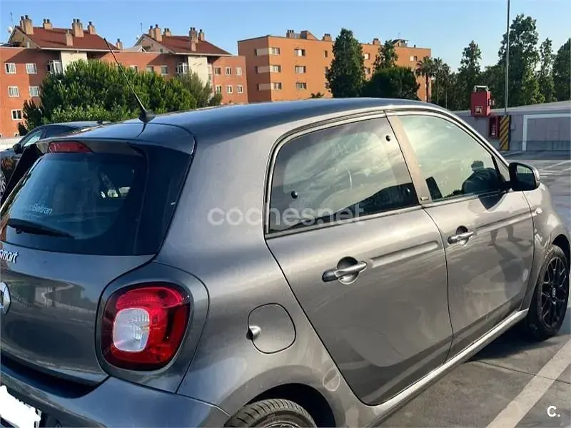 Usado Smart ForFour 90 CV (66 kW) 2018 Gris / plata Utilitario