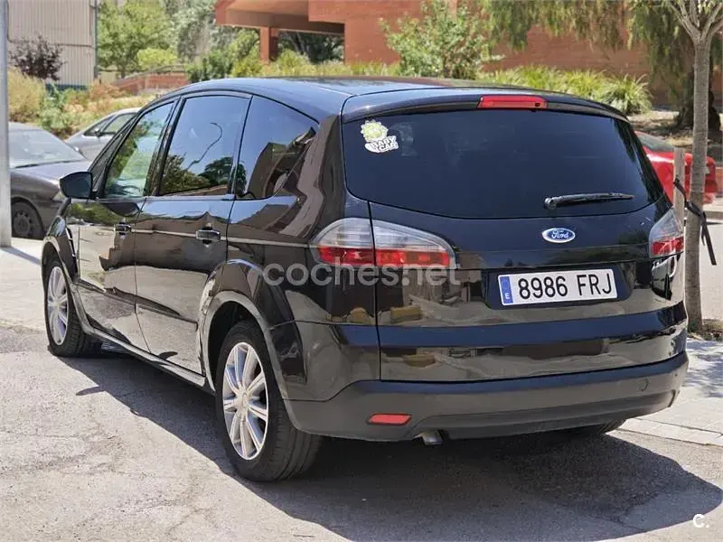 Usado Ford S-MAX Trend 140 CV (102 kW) 2008 Negro Monovolumen