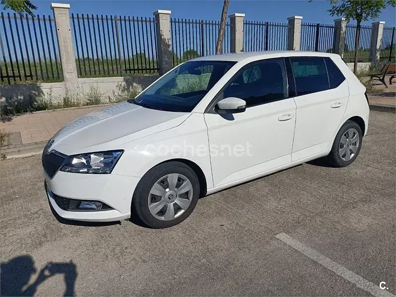 Usado Skoda Fabia Ambition 95 CV (69 kW) 2021 Blanco Utilitario