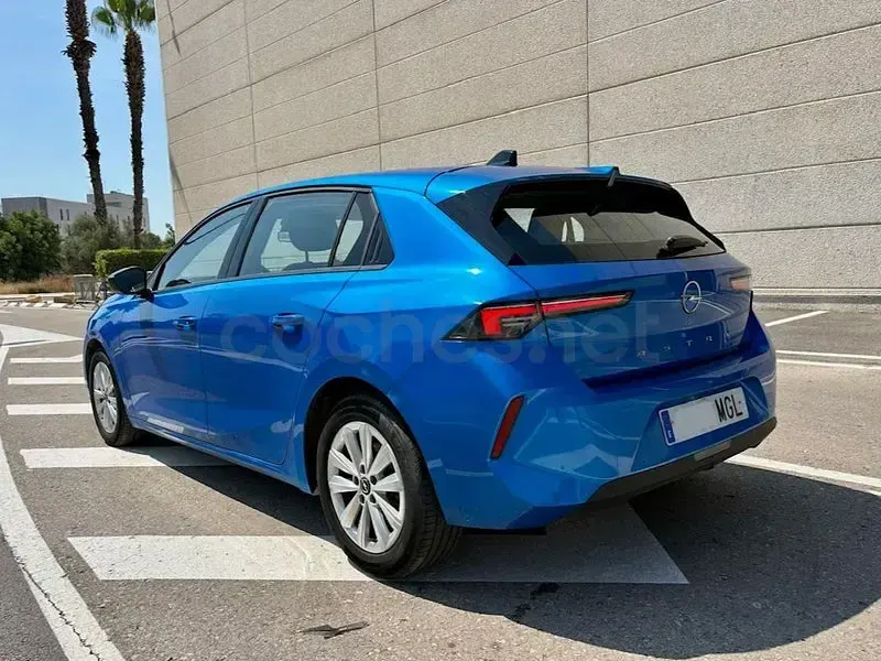 Usado Opel Astra Edition 130 CV (95 kW) 2023 Azul Utilitario