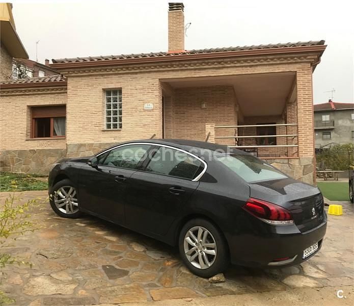 Usado Peugeot 508 Active 120 CV (88 kW) 2017 Negro Berlina