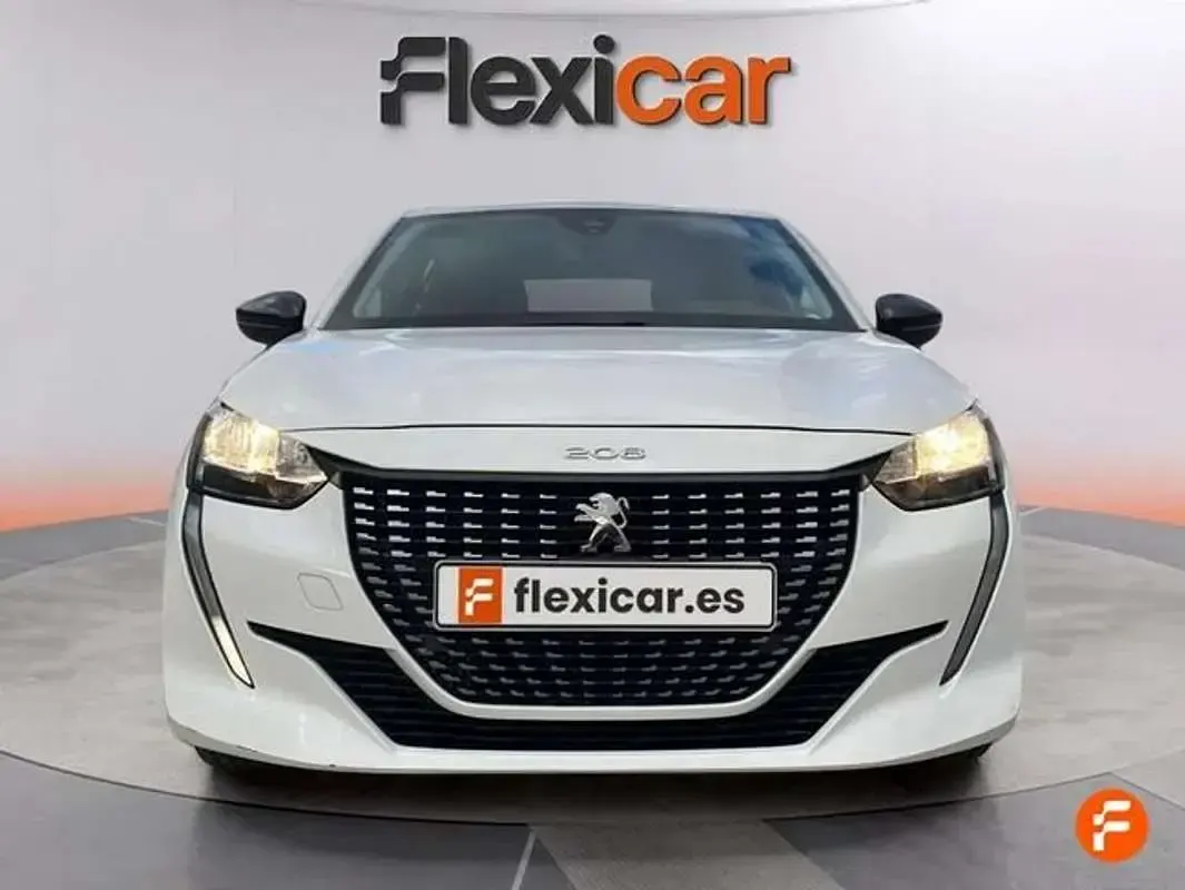 Usado Peugeot 208 Allure 101 CV (74 kW) 2023 Blanco Utilitario