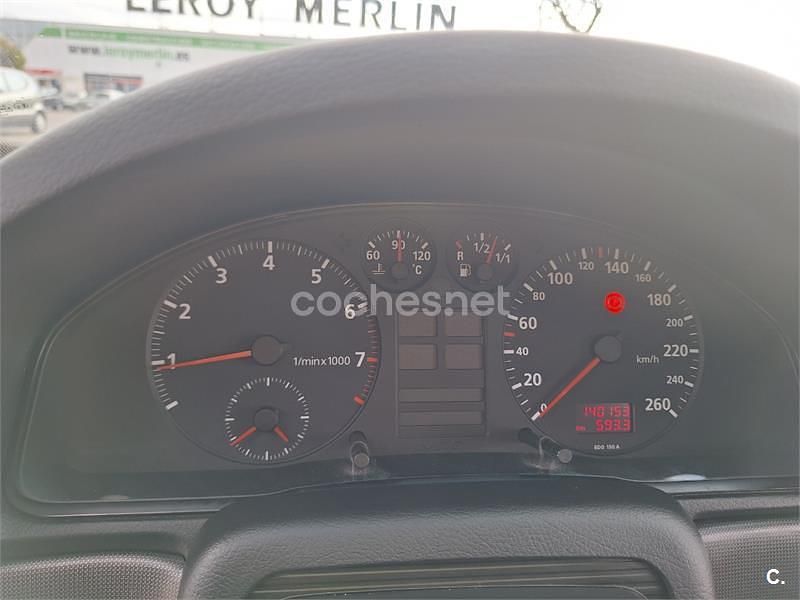 Usado Audi A4 125 HP (91 kW) 1997 Verde Sedan