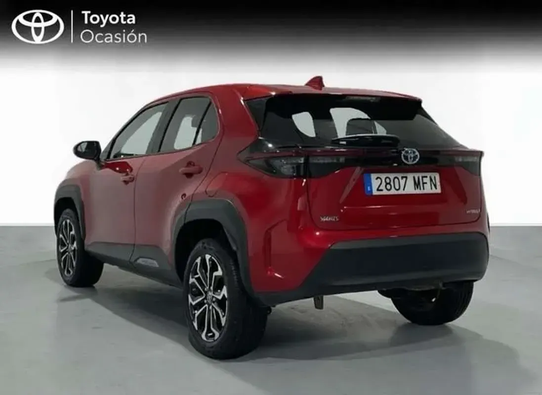 Usado Toyota Yaris Cross Active 116 CV (85 kW) 2023 Rojo SUV