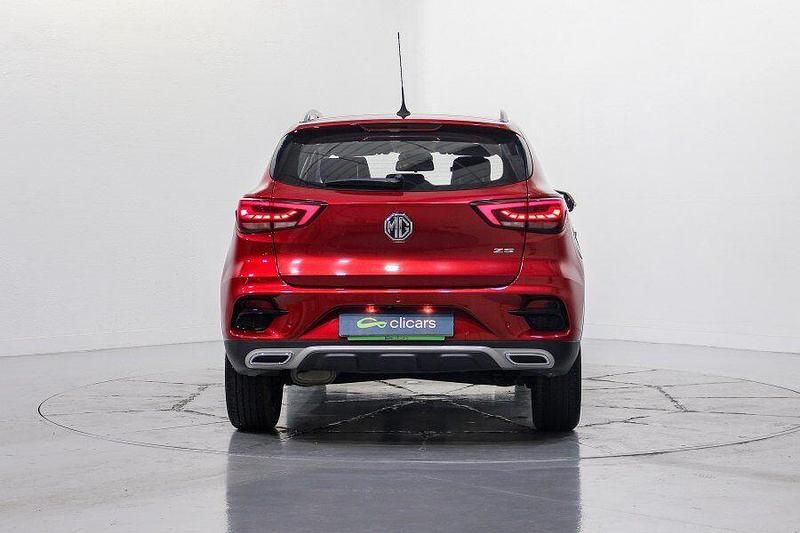 Usado MG ZS Luxury 106 CV (77 kW) 2022 Rojo SUV