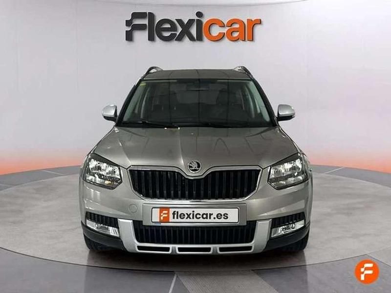 Usado Skoda Yeti Active 105 CV (77 kW) 2015 Gris SUV