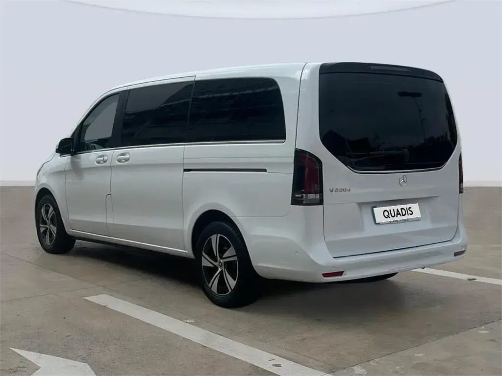 Usado Mercedes V220 Avantgarde 163 CV (119 kW) 2025 Blanco artico Monovolumen