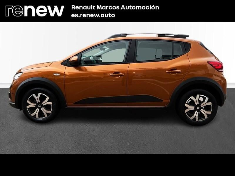 Usado Dacia Sandero Comfort 90 CV (66 kW) 2022 Marrón Berlina