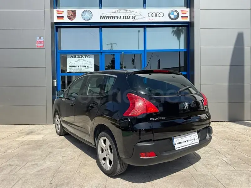Usado Peugeot 3008 Access 112 CV (82 kW) 2011 Negro Familiar
