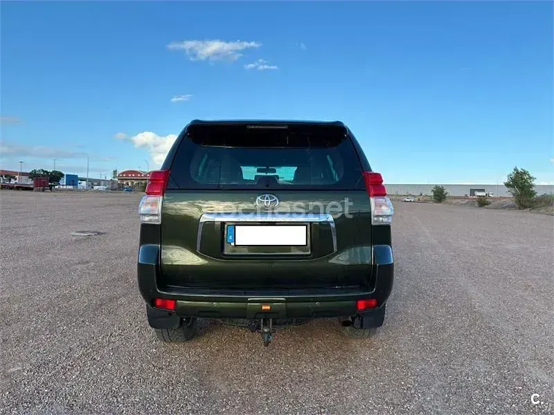 Usado Toyota Land Cruiser 190 CV (139 kW) 2012 Verde SUV