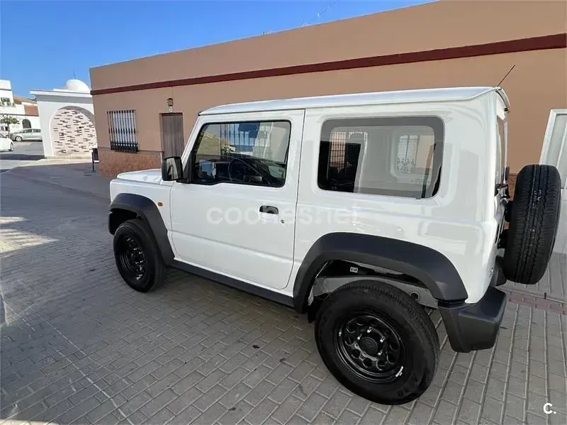 Usado Suzuki Jimny 102 CV (75 kW) 2023 Blanco SUV