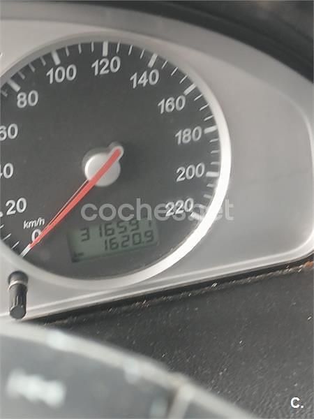 Usado Ford Galaxy Trend 130 CV (95 kW) 2005 Azul Monovolumen