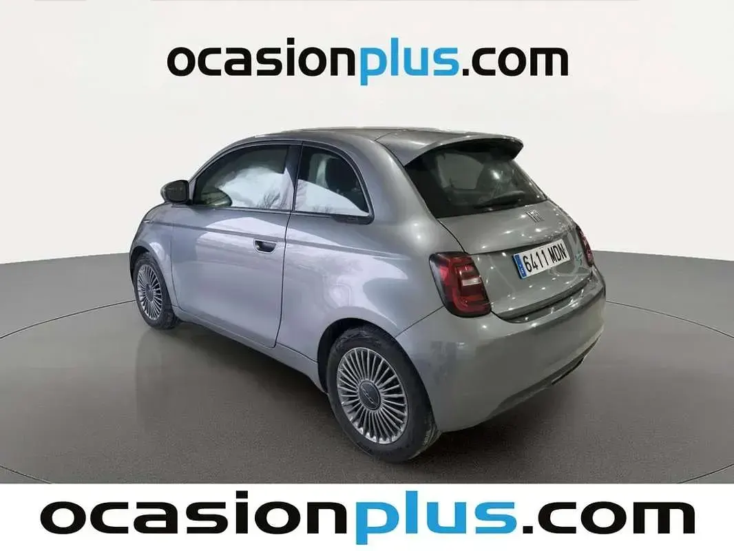 Usado Fiat 500e Icon 86 kW (118 CV) 2023 Gris Utilitario