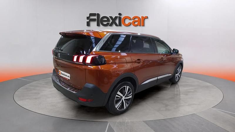 Usado Peugeot 5008 Allure 131 CV (96 kW) 2023 Marrón SUV