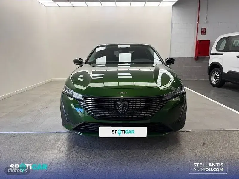 Usado Peugeot 308 Allure 130 CV (95 kW) 2022 Verde Berlina