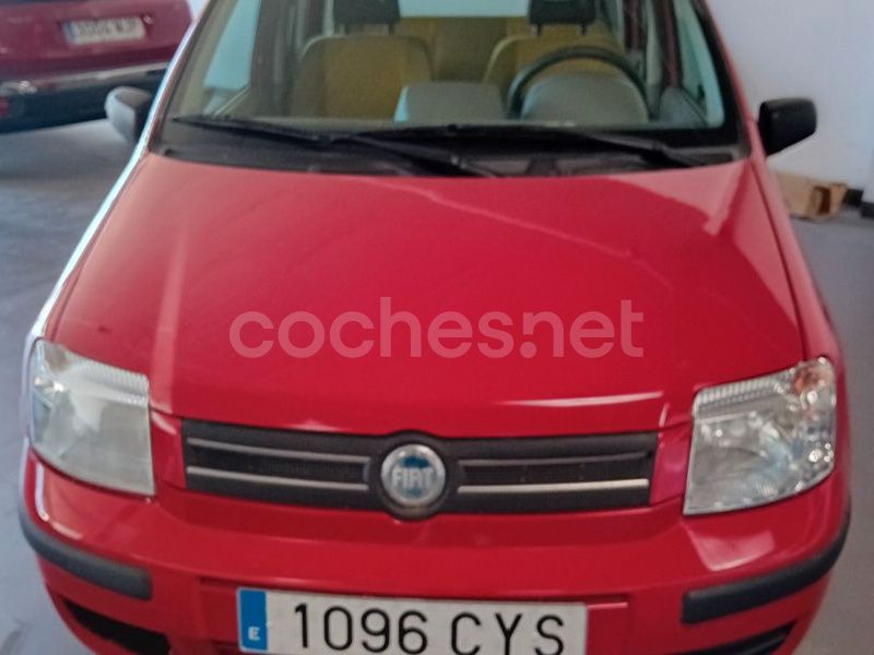 Rojo Usado 2004 Fiat Panda Dynamic Utilitario | 3000 € (Precio justo) - Imagen 1/4