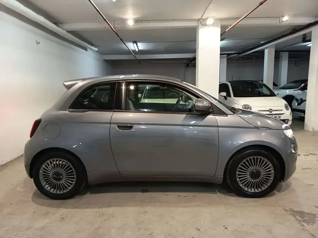 Usado Fiat 500e Icon 86 kW (118 CV) 2022 Gris Utilitario