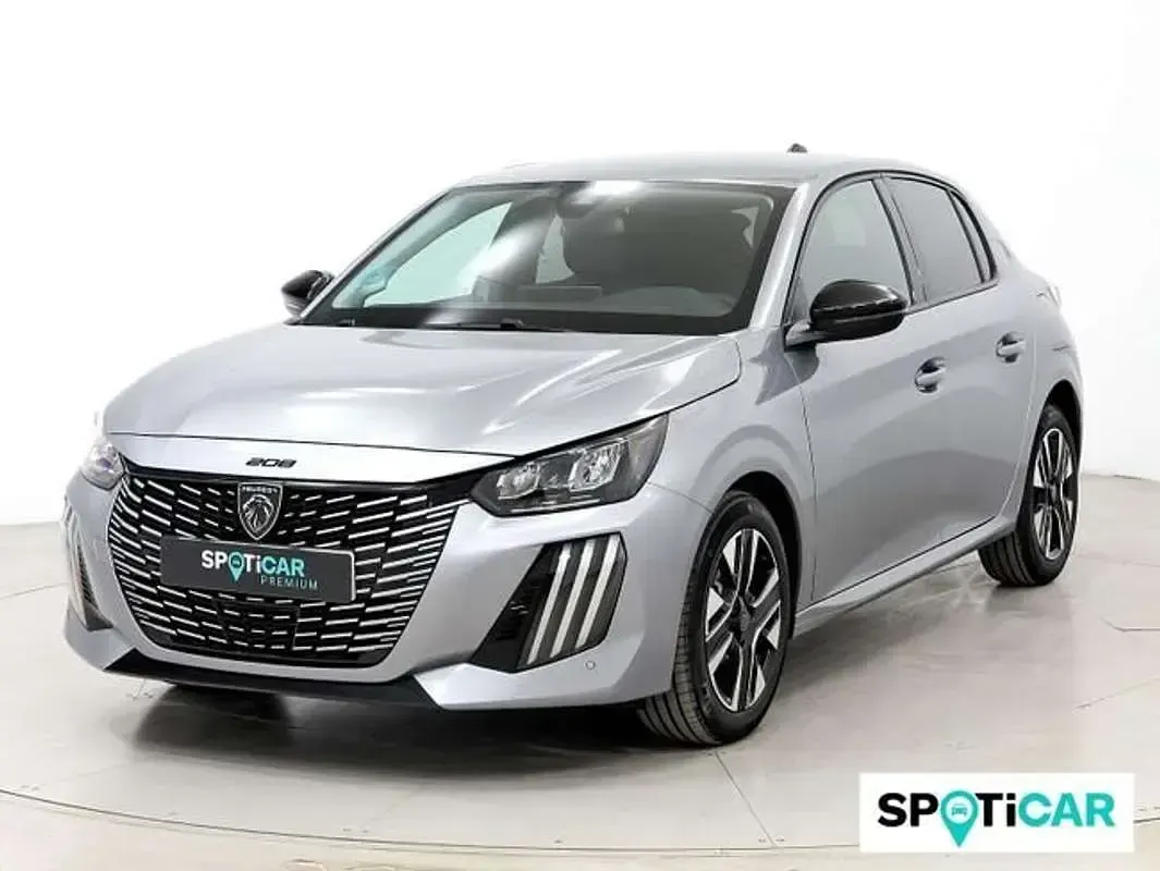 Usado Peugeot 208 Allure 102 CV (75 kW) 2024 Gris Utilitario