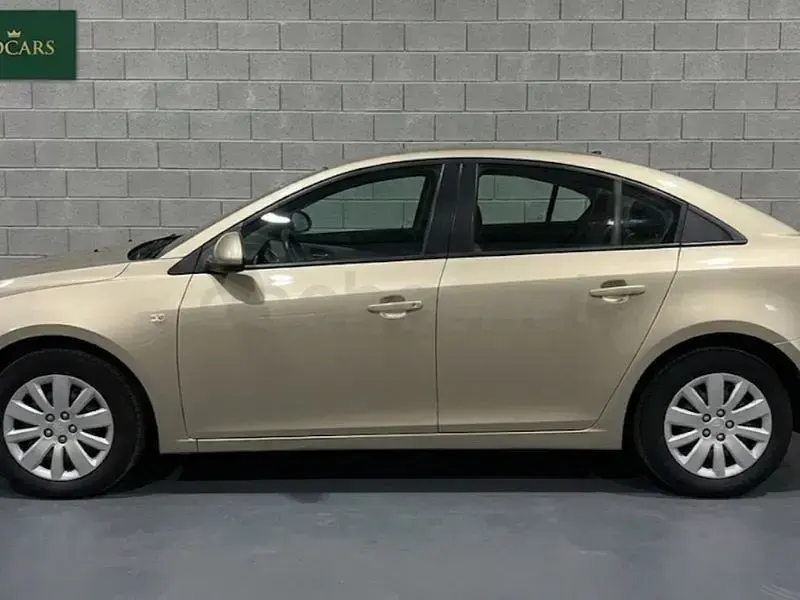 Usado Chevrolet Cruze LS 113 CV (83 kW) 2009 Beige Berlina