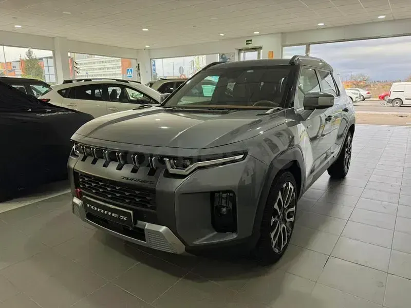 Usado KGM Torres 163 CV (119 kW) 2024 Gris / plata SUV