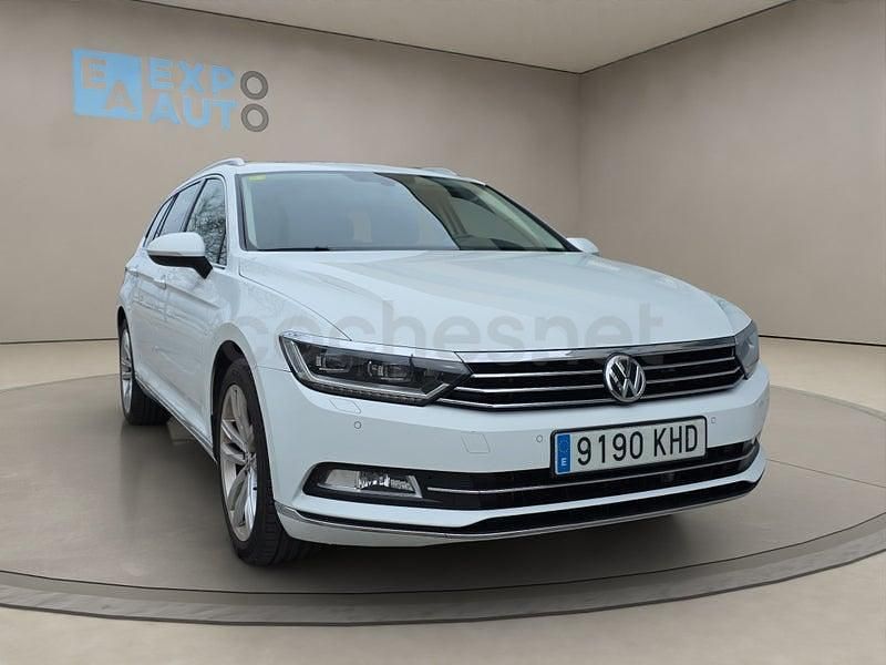 Usado VW Passat Sportline 180 CV (132 kW) 2018 Blanco Familiar