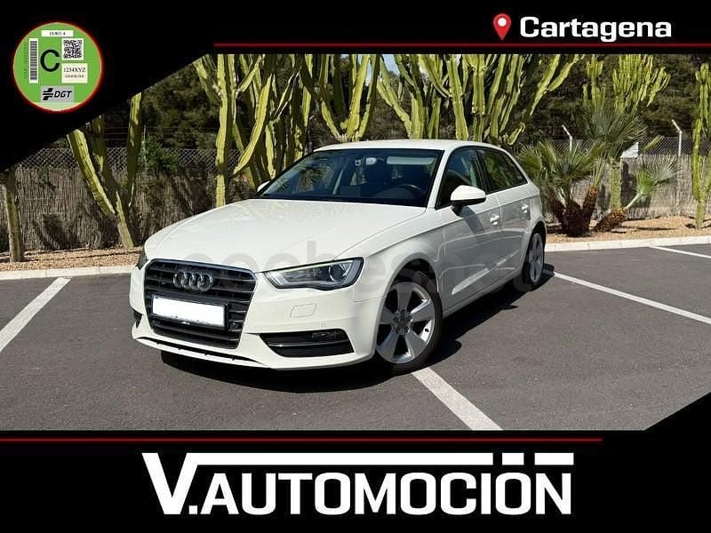 Usado Audi A3 Attraction 125 CV (91 kW) 2014 Blanco Berlina